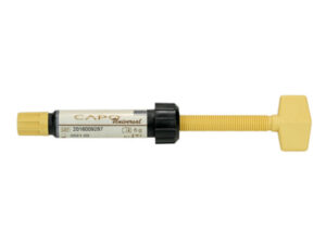 Capo-Universal-6g Capo Universal (Schutz Dental, Micerium) Ceramiczny Kompozyt w Kolorze UNIWERSALNYM. Efekt Kameleona. Zakres dopasowania do koloru zęba pacjenta między kolorem A1-A3. Do Wszystkich Klas Ubytków. Bezpośrednie Przednie i Boczne Odbudowy Klasy I,II,III,IV,V, Pośrednie uzupełnienia Protetyczne, Rozległe Lakowanie ubytków szkliwa w zębach trzonowych i przedtrzonowych, sztyfty korzeniowe, szynowanie zębów ruchomych, dopasowywanie konturów i odcienia. Polerowany na WYSOKI POŁYSK. Plastyczny Przy Nakładaniu. 86% wypełniaczy. Bardzo Duża Odporność na Ścieranie. Duża Strzykawka 6g.