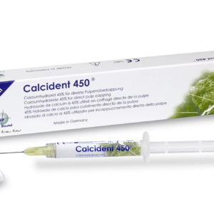 Calcident 450 Pasta na bazie 45% Wodorotlenku Wapnia. Materiał zalecany do Bezpośredniego i Pośredniego Pokrycia Miazgi oraz do Tymczasowego Uszczelnienia Kanałów Korzeniowych. Wartość pH 12. Biokompatybilny i Delikatny dla miazgi. Strzykawka 2 ml.